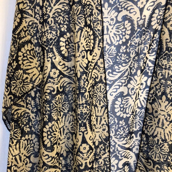 High low beach cover up - Picture 2 of 3